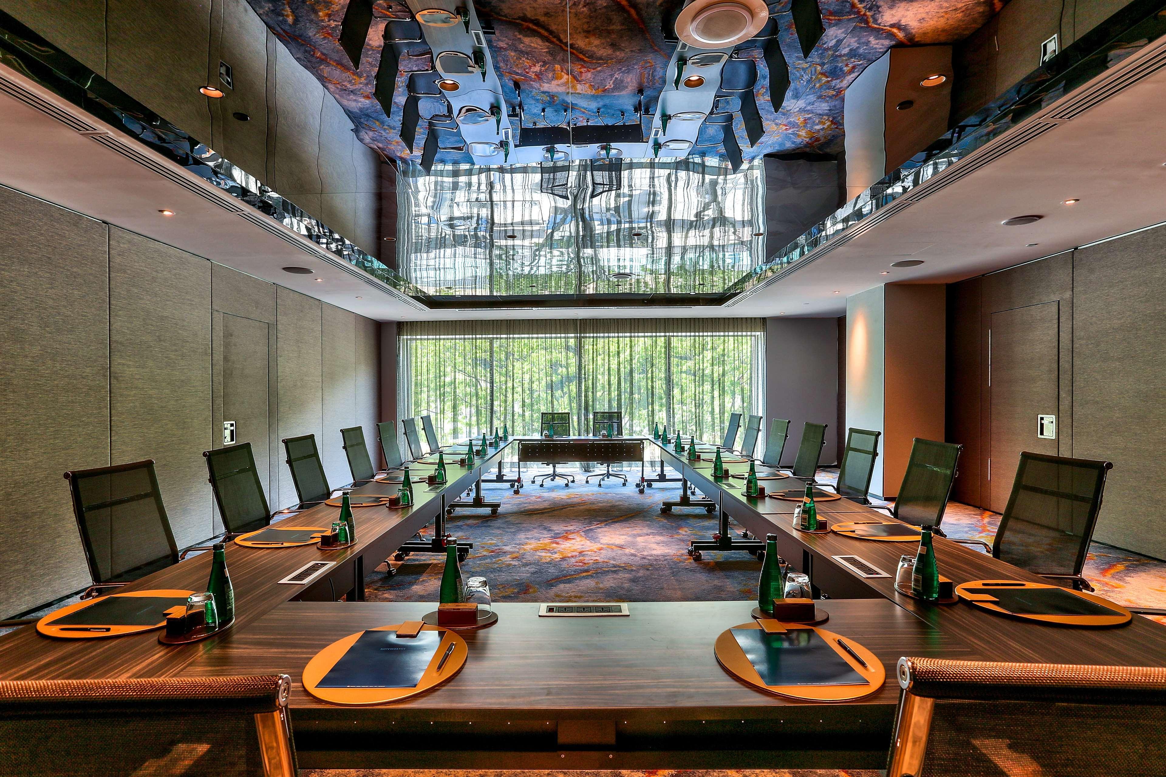 Hilton Kota Kinabalu Hotel Exterior foto Meeting room at the Mandarin Oriental, Munich