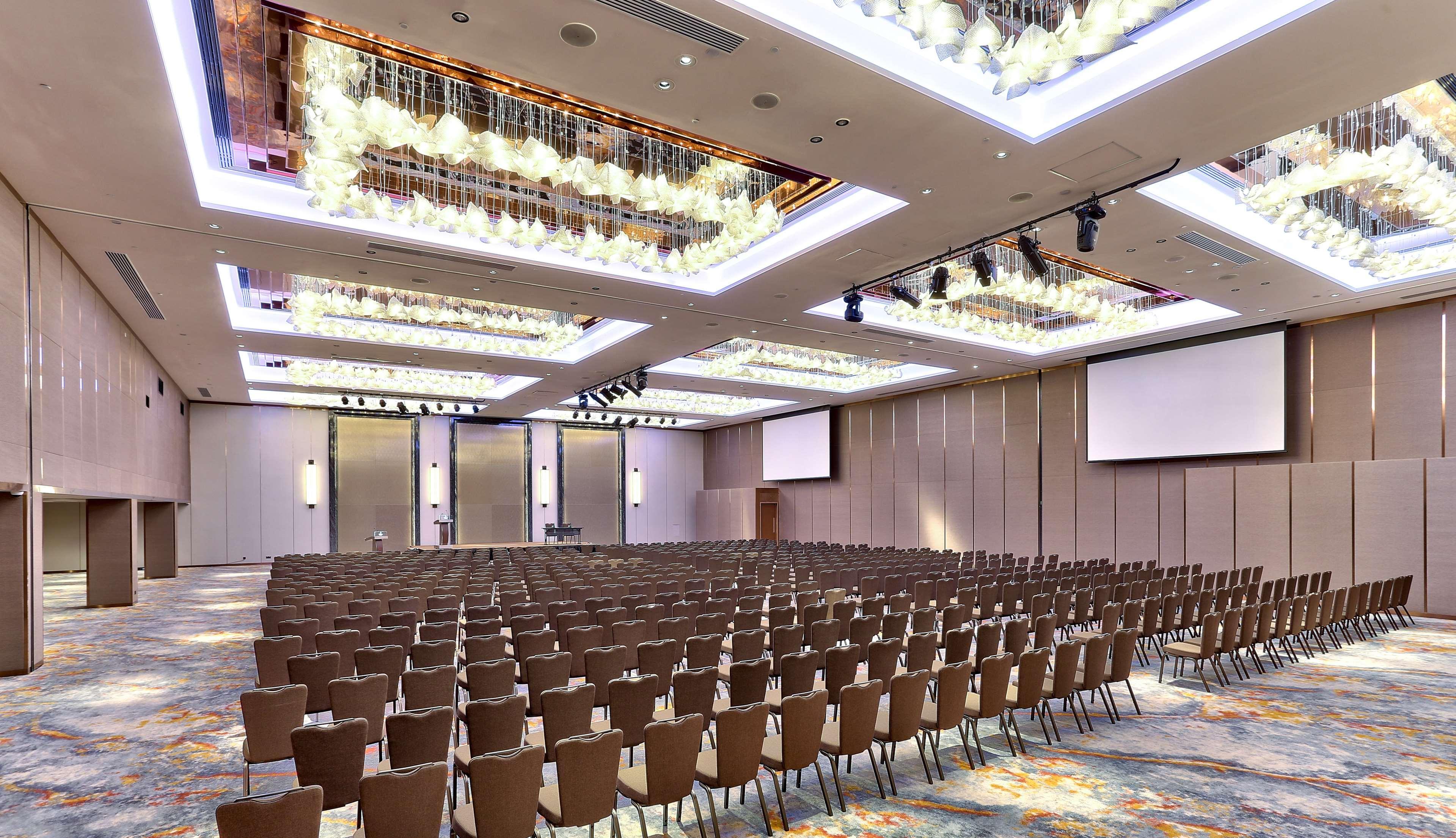 Hilton Kota Kinabalu Hotel Exterior foto The Grand Ballroom
