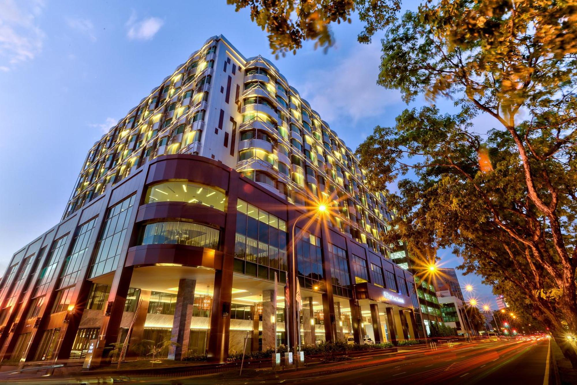 Hilton Kota Kinabalu Hotel Exterior foto The Park, Hyderabad